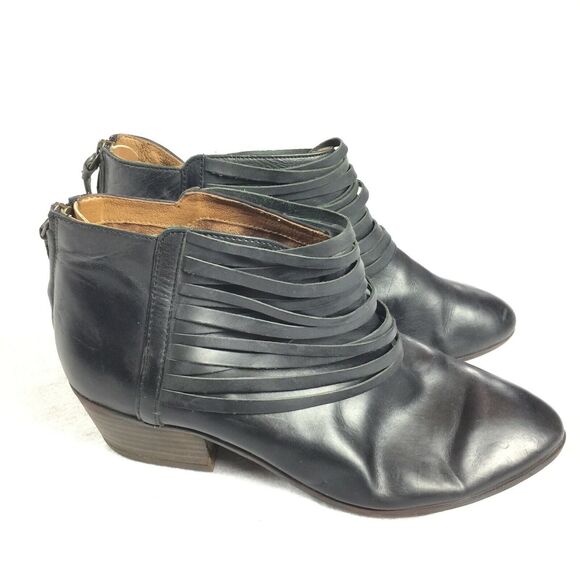 Clarks Artisan Strappy Leather Ankle Boots Size 8 Womens Black Boho Style Bootie - Picture 1 of 8